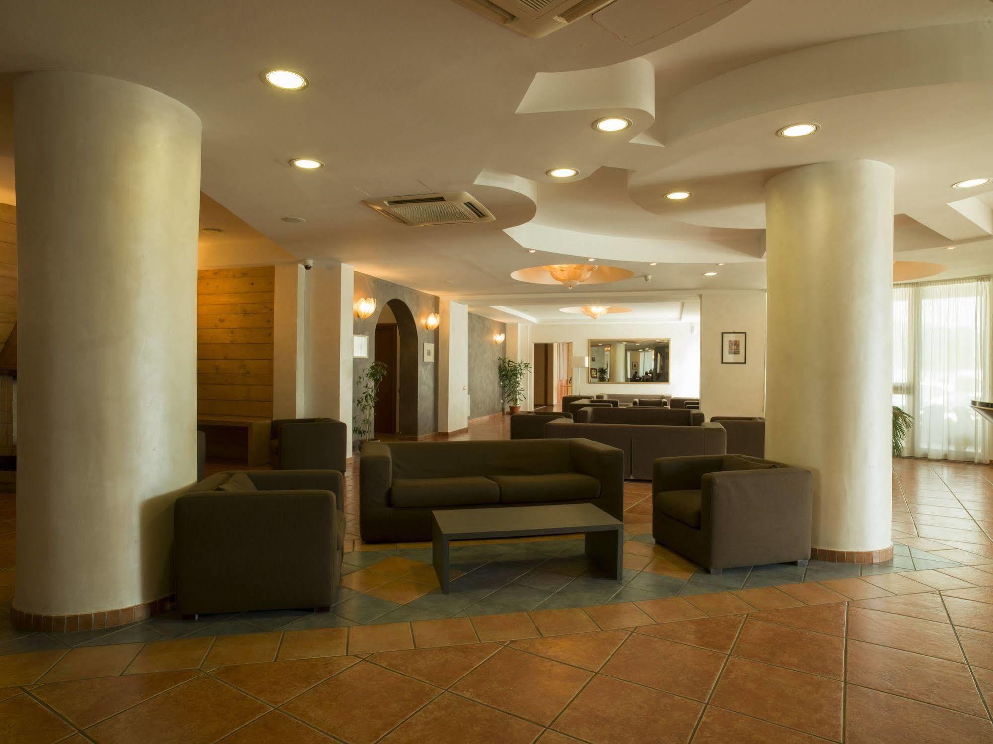 Sport Village & 4*